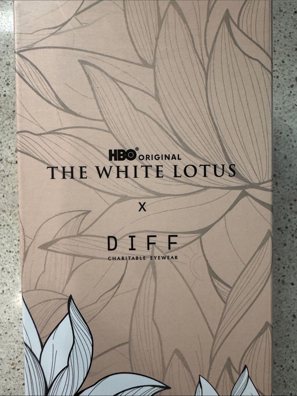 Diff Eyewear x The White Lotus Hawaii Pineapple Sunglasses with Case and Cloth - Picture 2 of 11